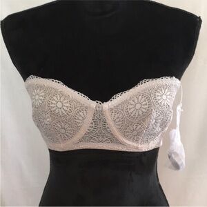 #32 Free People Starla Strapless Underwire Bra